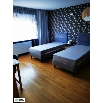 Sprzedam dom Syców -  wolnostojący dwupiętrowy,  pow.  320 m2,  działka:   100 m2 - zdjęcie 2