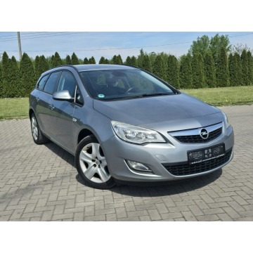 Opel Astra Sports Tourer - 1,4 Benz. Serwis.Klimatyzacja.El.szyby.Centralka.kredyt.OKAZJA