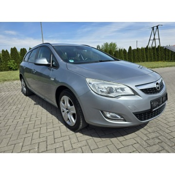 Opel Astra  Kombi 2011,  1.4 benzyna - Na sprzedaż za 12 900 zł - Kutno - zdjęcie 2