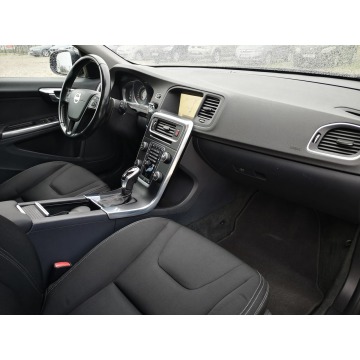 Volvo V60 2013,  1.6 diesel, automat - Na sprzedaż za 27 900 zł - Rawa Mazowiecka - zdjęcie 10