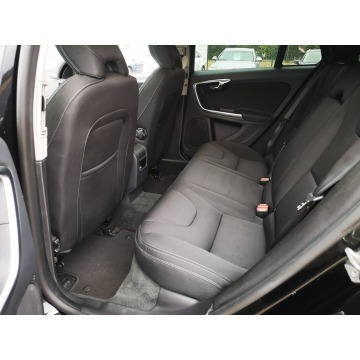 Volvo V60 2013,  1.6 diesel, automat - Na sprzedaż za 27 900 zł - Rawa Mazowiecka - zdjęcie 11