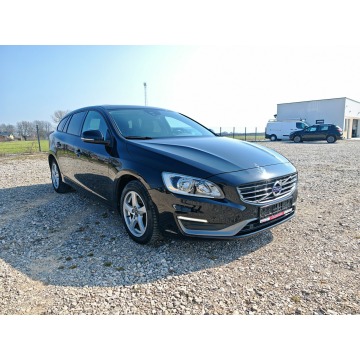 Volvo V60 2013,  1.6 diesel, automat - Na sprzedaż za 27 900 zł - Rawa Mazowiecka - zdjęcie 7