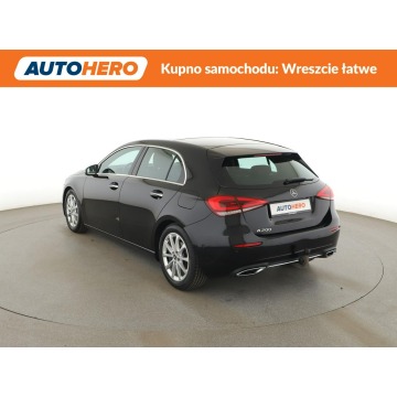 Mercedes - Benz A-klasa  Hatchback 2019,  1.3 benzyna, automat - Na sprzedaż za 72 700 zł - Warszawa - zdjęcie 4