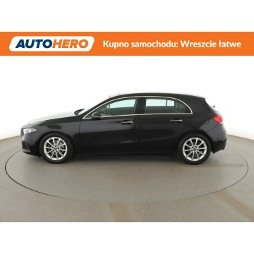 Mercedes - Benz A-klasa  Hatchback 2019,  1.3 benzyna, automat - Na sprzedaż za 72 700 zł - Warszawa - zdjęcie 2