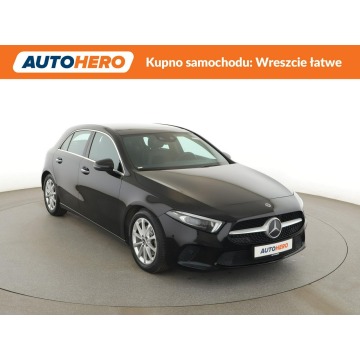 Mercedes - Benz A-klasa  Hatchback 2019,  1.3 benzyna, automat - Na sprzedaż za 72 700 zł - Warszawa - zdjęcie 10