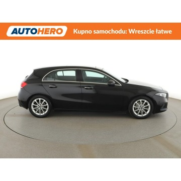 Mercedes - Benz A-klasa  Hatchback 2019,  1.3 benzyna, automat - Na sprzedaż za 72 700 zł - Warszawa - zdjęcie 9