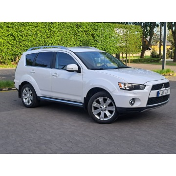 Mitsubishi Outlander  SUV 2011,  2.4 benzyna, automat - Na sprzedaż za 30 900 zł - Zwoleń - zdjęcie 3