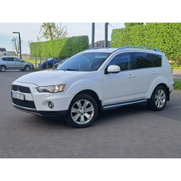 Mitsubishi Outlander  SUV 2011,  2.4 benzyna, automat - Na sprzedaż za 30 900 zł - Zwoleń - zdjęcie 6
