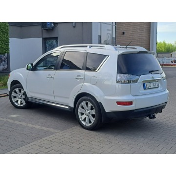 Mitsubishi Outlander  SUV 2011,  2.4 benzyna, automat - Na sprzedaż za 30 900 zł - Zwoleń - zdjęcie 9