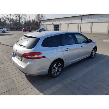 Peugeot 308  Kombi 2017,  1.6 diesel - Na sprzedaż za 26 000 zł - Warszawa - zdjęcie 4