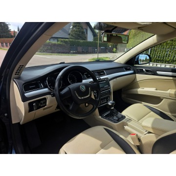 Skoda Superb  Kombi 2012,  3.6 benzyna, automat - Na sprzedaż za 29 900 zł - Tychy - zdjęcie 9
