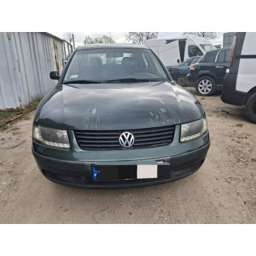 Volkswagen Passat - 1.8 turbo sedan niedrogo