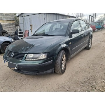 Volkswagen Passat  Sedan/Limuzyna 2000,  1.8 benzyna - Na sprzedaż za 2 999,00 zł - Fasty - zdjęcie 3