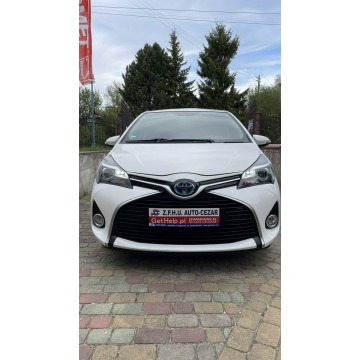 Toyota Yaris  Hatchback 2015,  1.5 hybryda, automat - Na sprzedaż za 45 900 zł - Wąchock - zdjęcie 3