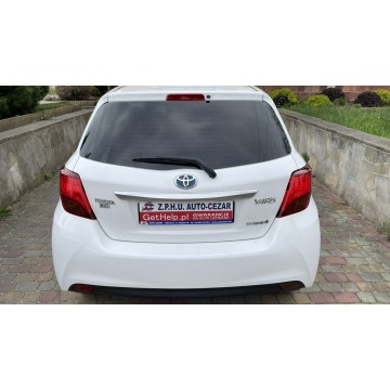Toyota Yaris  Hatchback 2015,  1.5 hybryda, automat - Na sprzedaż za 45 900 zł - Wąchock - zdjęcie 8