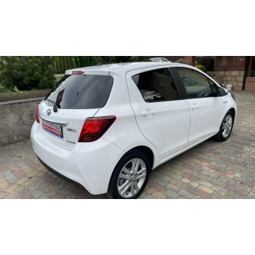 Toyota Yaris  Hatchback 2015,  1.5 hybryda, automat - Na sprzedaż za 45 900 zł - Wąchock - zdjęcie 7