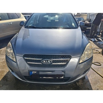 Kia Ceed  Hatchback 2007,  1.6 diesel - Na sprzedaż za 3 999,00 zł - Fasty - zdjęcie 2