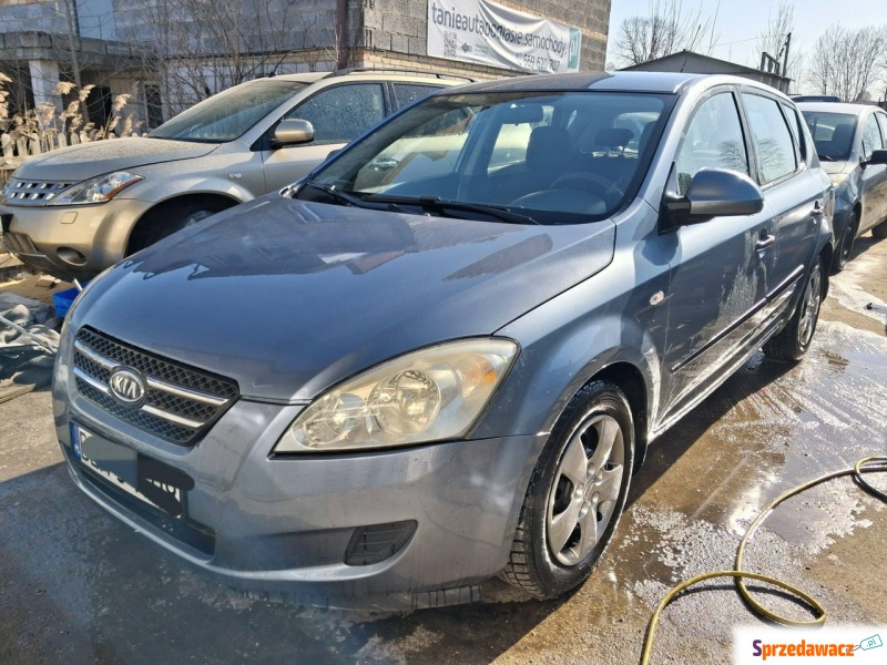 Kia Ceed  Hatchback 2007,  1.6 diesel - Na sprzedaż za 3 999,00 zł - Fasty