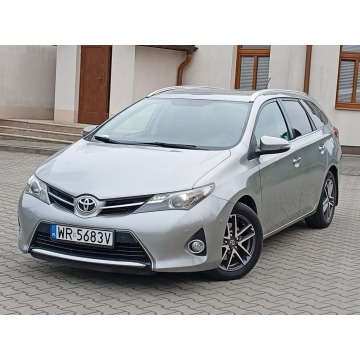 Toyota Auris  Kombi 2013,  2.0 diesel - Na sprzedaż za 23 900 zł - Zwoleń - zdjęcie 2