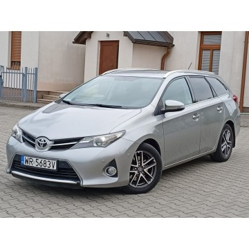Toyota Auris  Kombi 2013,  2.0 diesel - Na sprzedaż za 23 900 zł - Zwoleń - zdjęcie 10