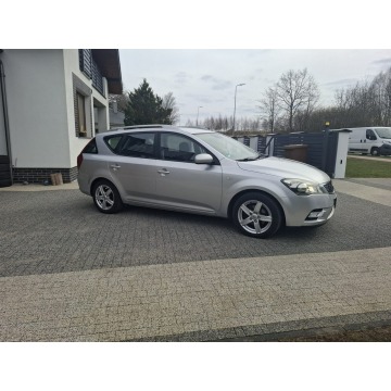 Kia Ceed 2011,  1.6 diesel - Na sprzedaż za 15 700 zł - Słupsk - zdjęcie 3