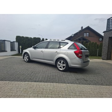 Kia Ceed 2011,  1.6 diesel - Na sprzedaż za 15 700 zł - Słupsk - zdjęcie 6