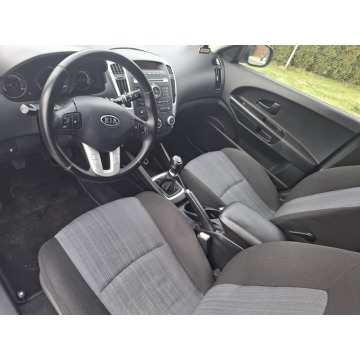 Kia Ceed 2011,  1.6 diesel - Na sprzedaż za 15 700 zł - Słupsk - zdjęcie 12
