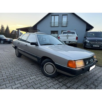 Audi 100 - 1983