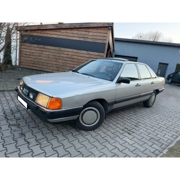 Audi 100  Sedan/Limuzyna 1983,  2.1 benzyna - Na sprzedaż za 14 700 zł - Mysłowice - zdjęcie 2