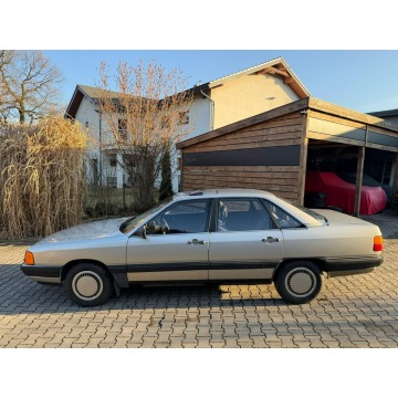 Audi 100  Sedan/Limuzyna 1983,  2.1 benzyna - Na sprzedaż za 14 700 zł - Mysłowice - zdjęcie 3