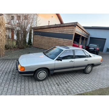 Audi 100  Sedan/Limuzyna 1983,  2.1 benzyna - Na sprzedaż za 14 700 zł - Mysłowice - zdjęcie 10