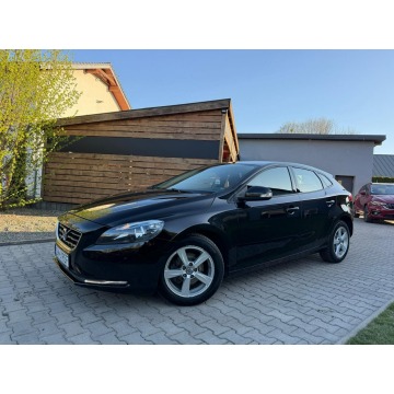 Volvo V40  Hatchback 2016,  2.0 diesel - Na sprzedaż za 31 700 zł - Mysłowice - zdjęcie 2