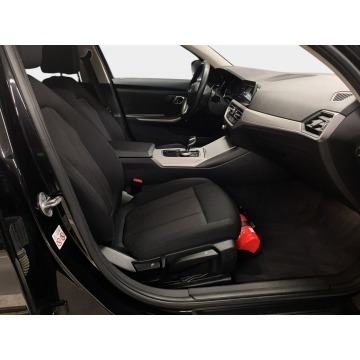 BMW Seria 3  Kombi 2021,  2.0 diesel, automat - Na sprzedaż za 108 500 zł - Warszawa - zdjęcie 12