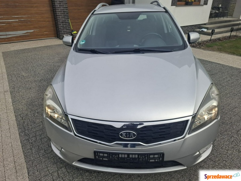 Kia Ceed 2011,  1.6 diesel - Na sprzedaż za 15 700 zł - Słupsk