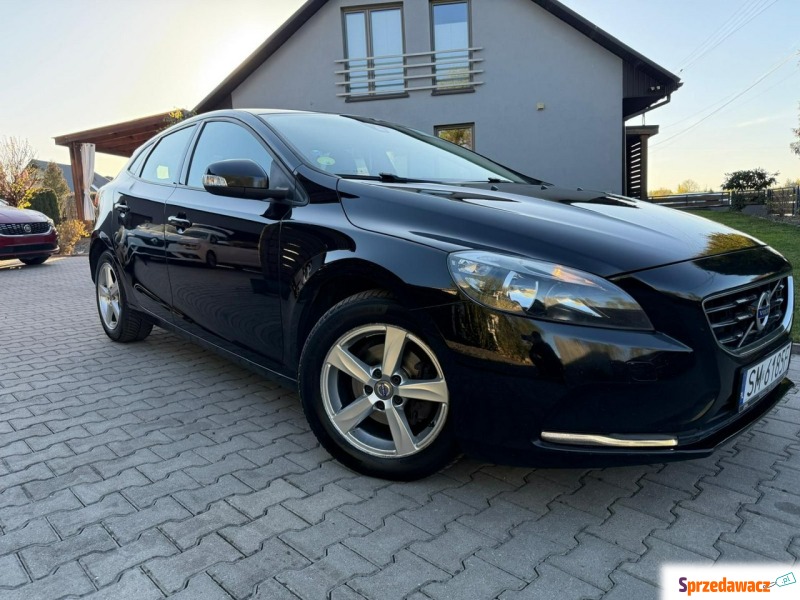 Volvo V40  Hatchback 2016,  2.0 diesel - Na sprzedaż za 31 700 zł - Mysłowice