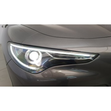 Alfa Romeo Stelvio  SUV 2022,  2.0 benzyna, automat - Na sprzedaż za 148 850 zł - Warszawa - zdjęcie 11