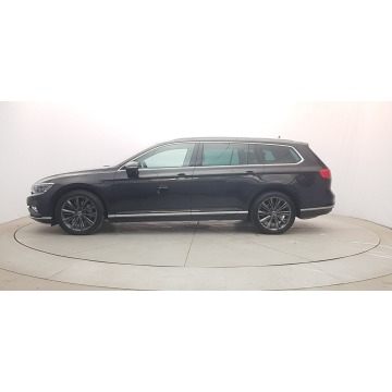 Volkswagen Passat 2022,  2.0 benzyna, automat - Na sprzedaż za 124 850 zł - Warszawa - zdjęcie 4