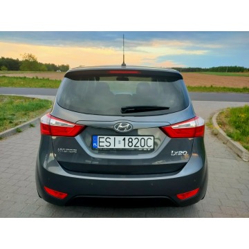 Hyundai ix20  Hatchback 2019,  1.6 benzyna, automat - Na sprzedaż za 56 900 zł - Burzenin - zdjęcie 4