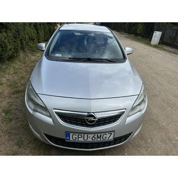 Opel Astra  Hatchback 2010,  1.7 diesel - Na sprzedaż za 4 900,00 zł - Wejherowo - zdjęcie 2
