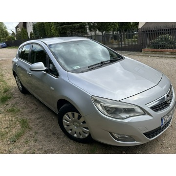 Opel Astra  Hatchback 2010,  1.7 diesel - Na sprzedaż za 4 900,00 zł - Wejherowo - zdjęcie 3