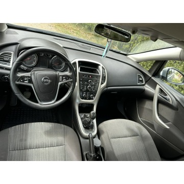 Opel Astra  Hatchback 2010,  1.7 diesel - Na sprzedaż za 4 900,00 zł - Wejherowo - zdjęcie 10
