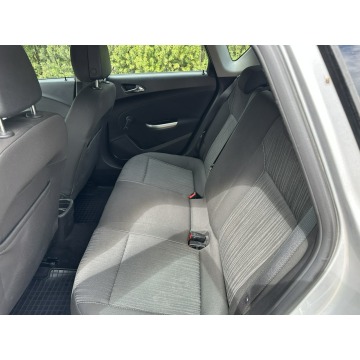 Opel Astra  Hatchback 2010,  1.7 diesel - Na sprzedaż za 4 900,00 zł - Wejherowo - zdjęcie 9