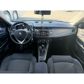 Alfa Romeo Giulietta  Hatchback 2014,  2.0 diesel, automat - Na sprzedaż za 28 900 zł - Żory - zdjęcie 5