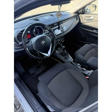 Alfa Romeo Giulietta  Hatchback 2014,  2.0 diesel, automat - Na sprzedaż za 28 900 zł - Żory - zdjęcie 6