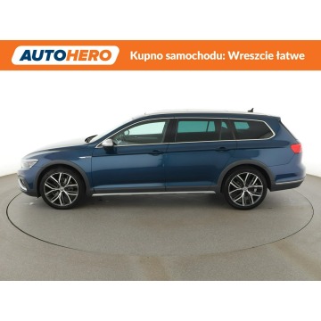 Volkswagen Passat  Kombi 2019,  2.0 diesel, automat - Na sprzedaż za 72 800 zł - Warszawa - zdjęcie 2
