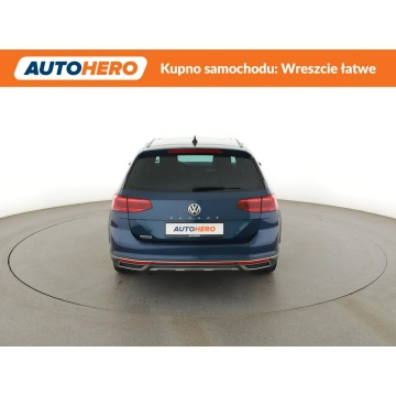 Volkswagen Passat  Kombi 2019,  2.0 diesel, automat - Na sprzedaż za 72 800 zł - Warszawa - zdjęcie 6