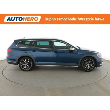 Volkswagen Passat  Kombi 2019,  2.0 diesel, automat - Na sprzedaż za 72 800 zł - Warszawa - zdjęcie 9
