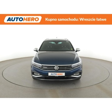 Volkswagen Passat  Kombi 2019,  2.0 diesel, automat - Na sprzedaż za 72 800 zł - Warszawa - zdjęcie 11