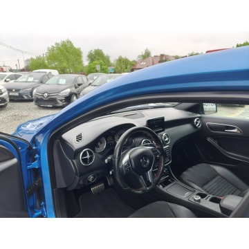 Mercedes - Benz A-klasa 2013,  2.0 benzyna, automat - Na sprzedaż za 49 900 zł - Twardów - zdjęcie 9