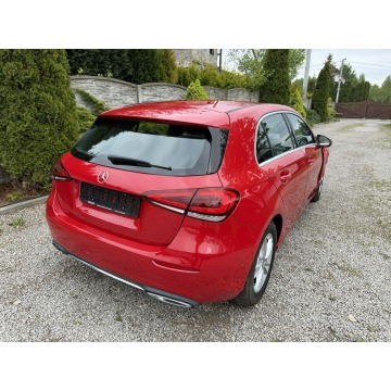 Mercedes - Benz A-klasa  Liftback 2019,  1.3 benzyna - Na sprzedaż za 39 900 zł - Piasek - zdjęcie 4